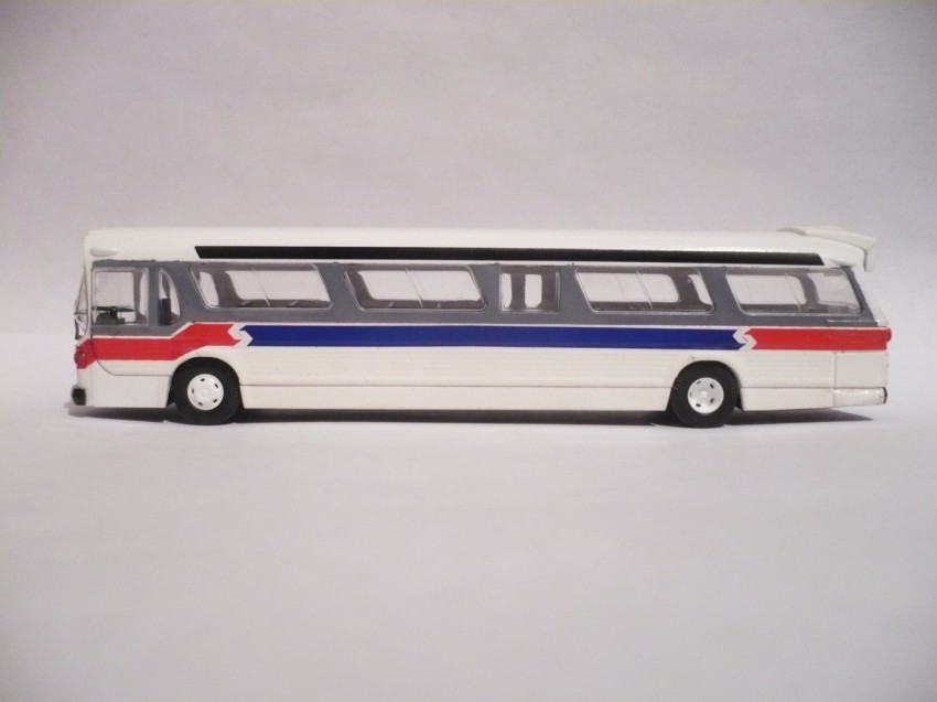 Busch GM Fish bowl
Painted in late 80s scheme started out as an FDNY bus. Model and Photo by Daryl Jackson
