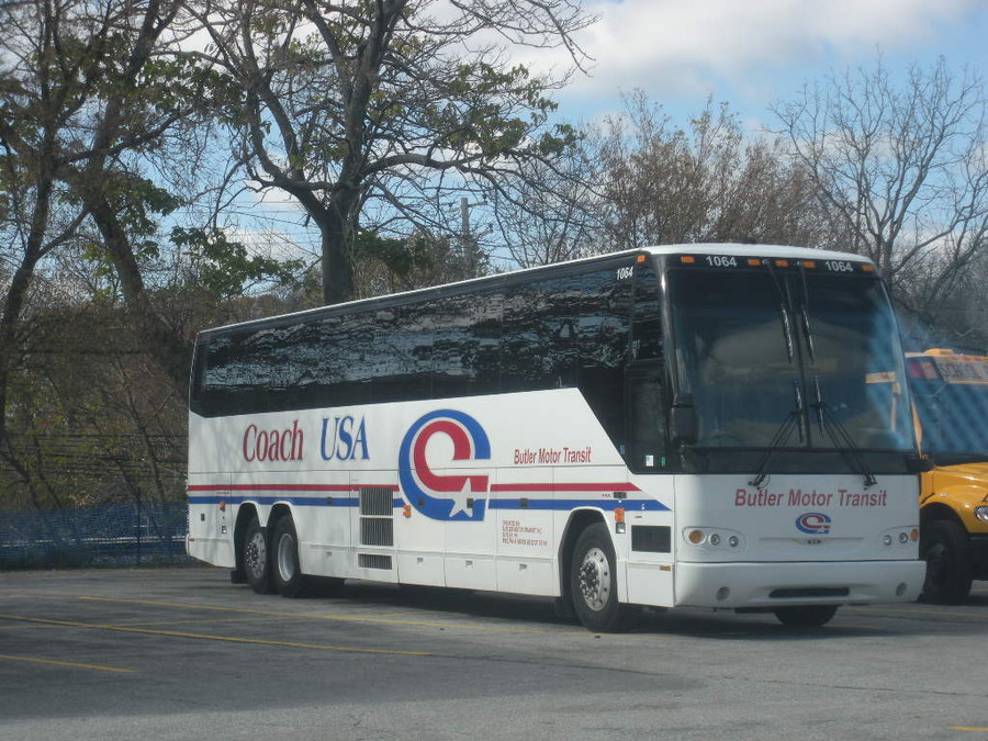 Coach USA Prevost H3
Taken at Villanova University on 11-6-2010 during a special even there.
