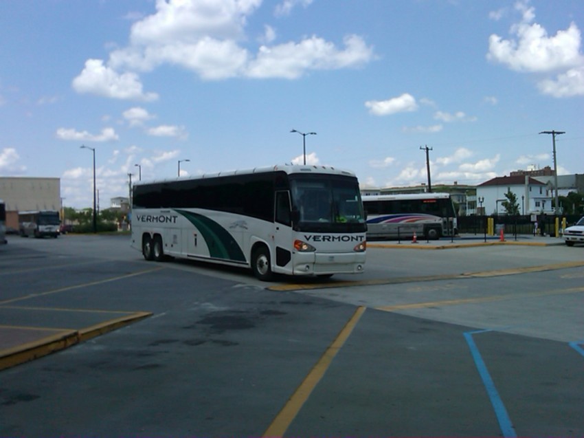 Greyhound/Vermont Transit
A rare sighting (at least in these parts): A Greyhound D4505 in Vermont Transit livery departing from AC Bus Terminal; Vermont Transit is a GLI subsidiary which primarily operates in New England
